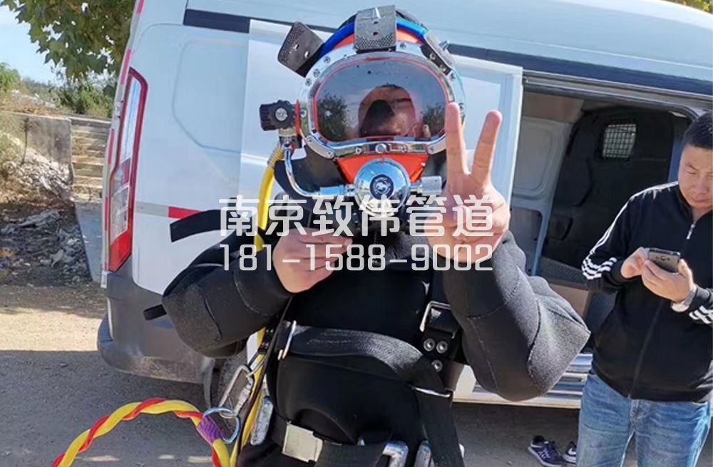 356餐厅沉淀池清底